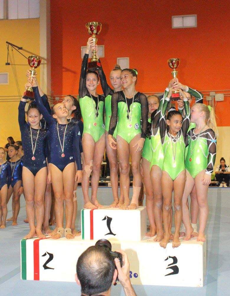 Squadra c1 podio ginnastica artistica veneziana palaindoor padova